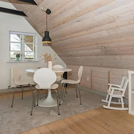 4 Person In ボルコップ