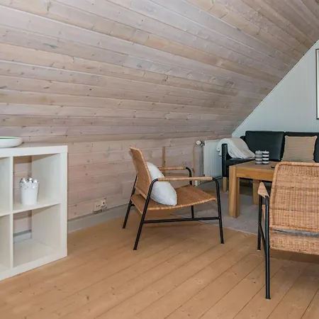 4 Person In アパート ボルコップ